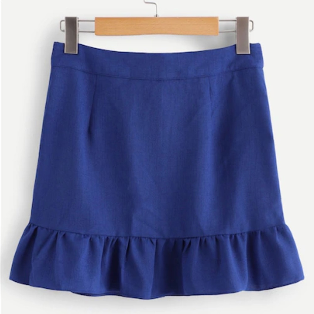 Tie Front Buttoned Ruffle Skirt - Picture 2 of 4